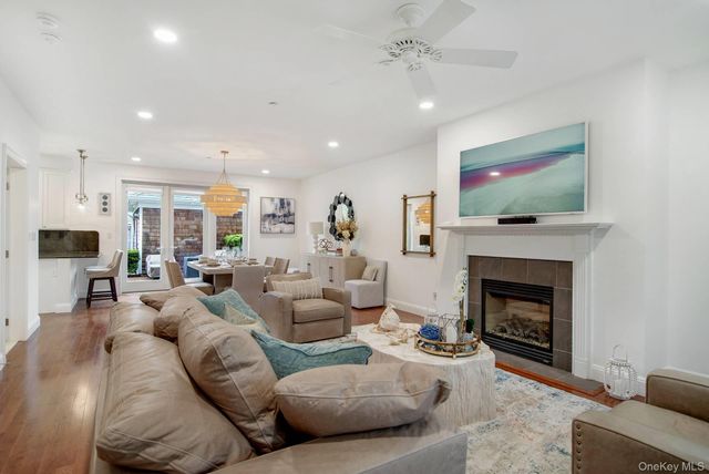 28 Andrew Court, Southampton, NY 11968