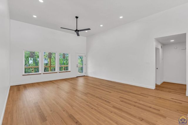 3339 NW Dawdy CT, Topeka, KS 66618