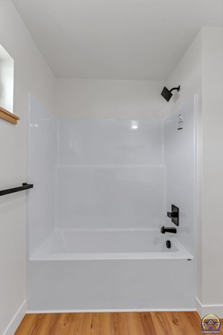 3339 NW Dawdy CT, Topeka, KS 66618