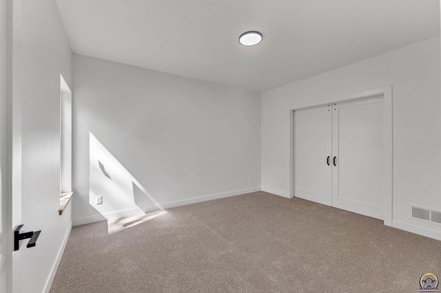 3339 NW Dawdy CT, Topeka, KS 66618