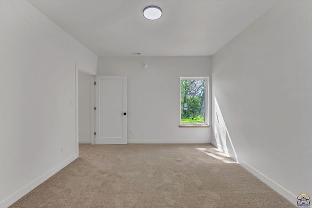 3339 NW Dawdy CT, Topeka, KS 66618