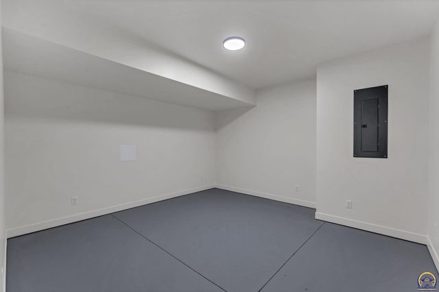 3339 NW Dawdy CT, Topeka, KS 66618