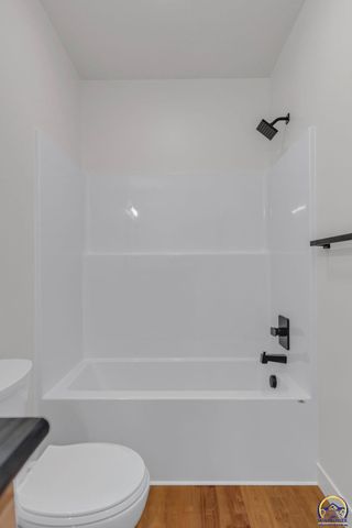 3339 NW Dawdy CT, Topeka, KS 66618