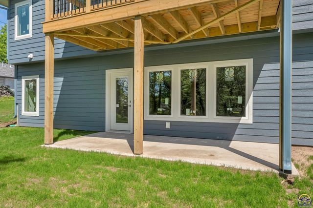 3339 NW Dawdy CT, Topeka, KS 66618