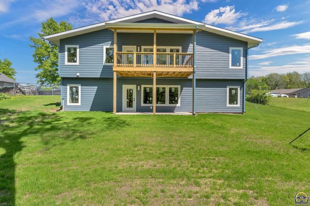 3339 NW Dawdy CT, Topeka, KS 66618