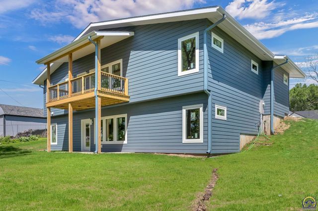 3339 NW Dawdy CT, Topeka, KS 66618