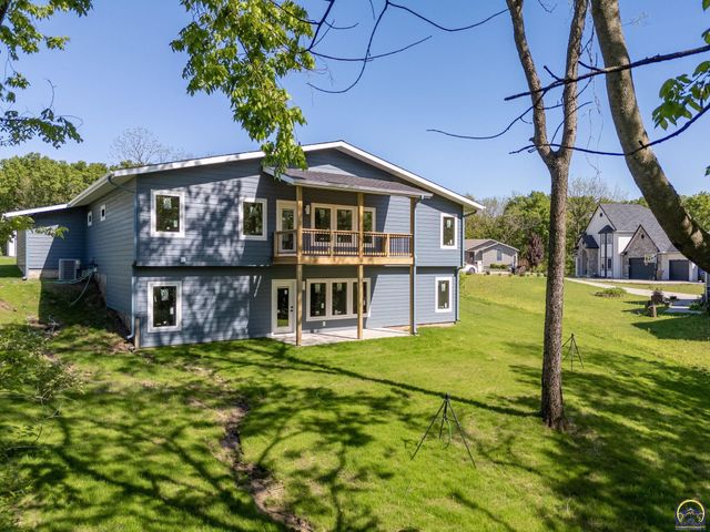 3339 NW Dawdy CT, Topeka, KS 66618