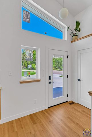 3339 NW Dawdy CT, Topeka, KS 66618