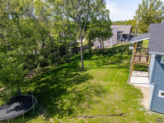 3339 NW Dawdy CT, Topeka, KS 66618