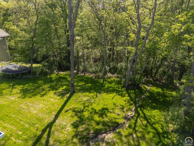 3339 NW Dawdy CT, Topeka, KS 66618