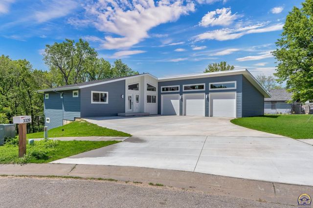 3339 NW Dawdy CT, Topeka, KS 66618