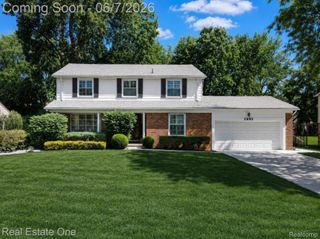 1962 Canary Court, Troy, MI 48084
