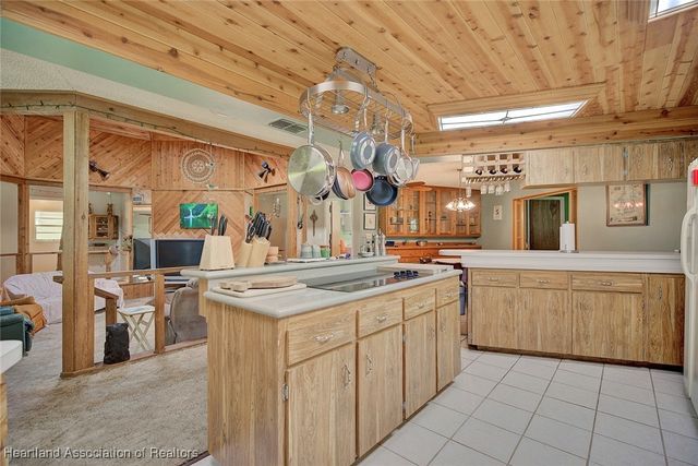 16 Gardenside Avenue, Lake Placid, FL 33852