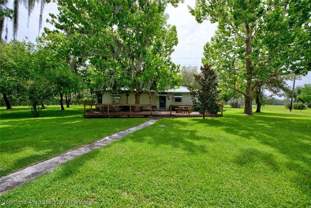16 Gardenside Avenue, Lake Placid, FL 33852