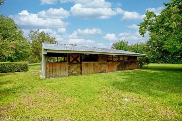 16 Gardenside Avenue, Lake Placid, FL 33852