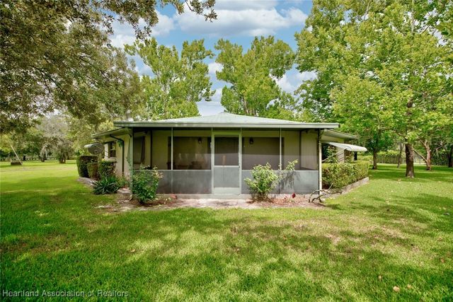 16 Gardenside Avenue, Lake Placid, FL 33852