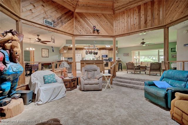 16 Gardenside Avenue, Lake Placid, FL 33852