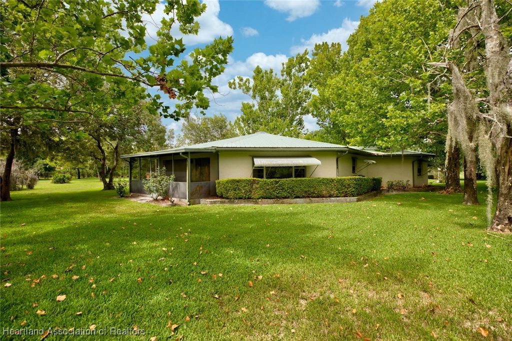 16 Gardenside Avenue, Lake Placid, FL 33852