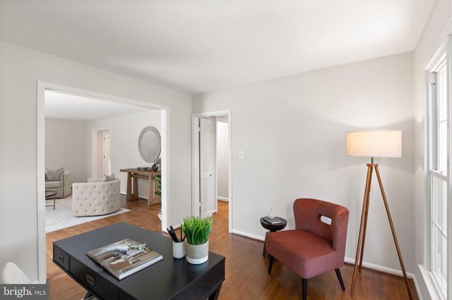 2037 DURAND DR, Reston, VA 20191