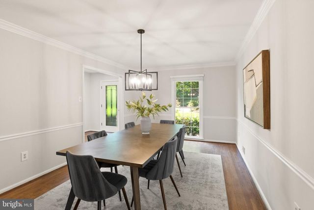 2037 DURAND DR, Reston, VA 20191