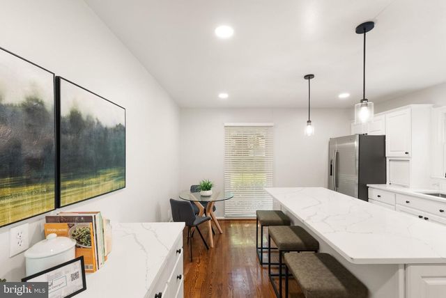 2037 DURAND DR, Reston, VA 20191
