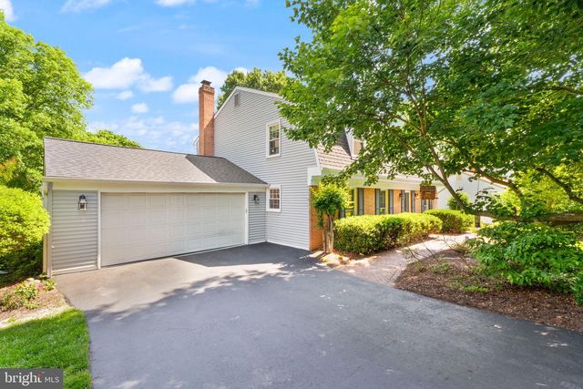 2037 DURAND DR, Reston, VA 20191