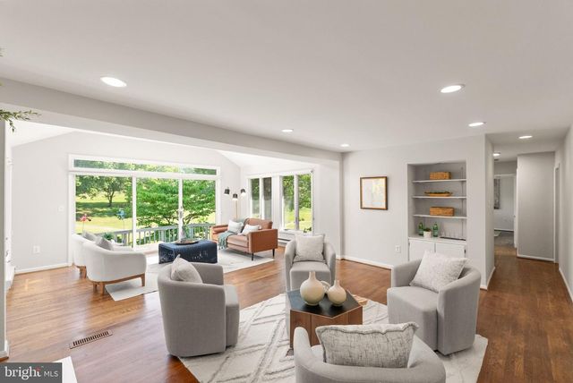 2037 DURAND DR, Reston, VA 20191