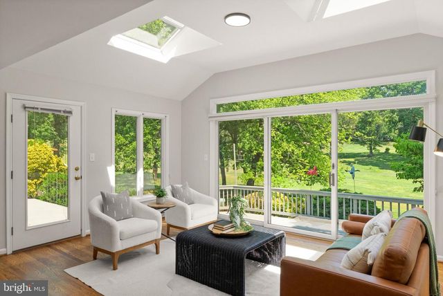 2037 DURAND DR, Reston, VA 20191