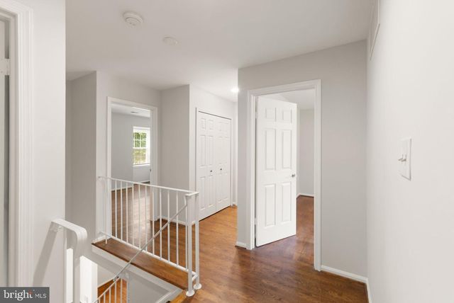 2037 DURAND DR, Reston, VA 20191