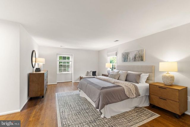 2037 DURAND DR, Reston, VA 20191