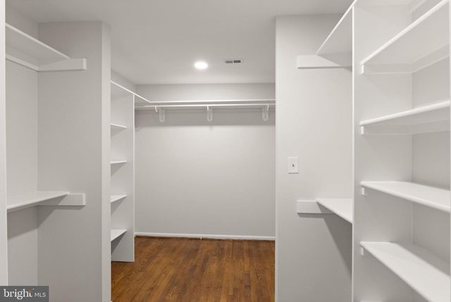 2037 DURAND DR, Reston, VA 20191