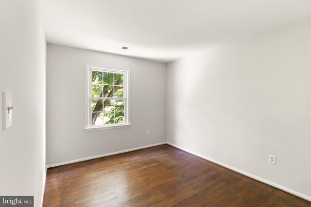 2037 DURAND DR, Reston, VA 20191
