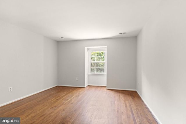 2037 DURAND DR, Reston, VA 20191