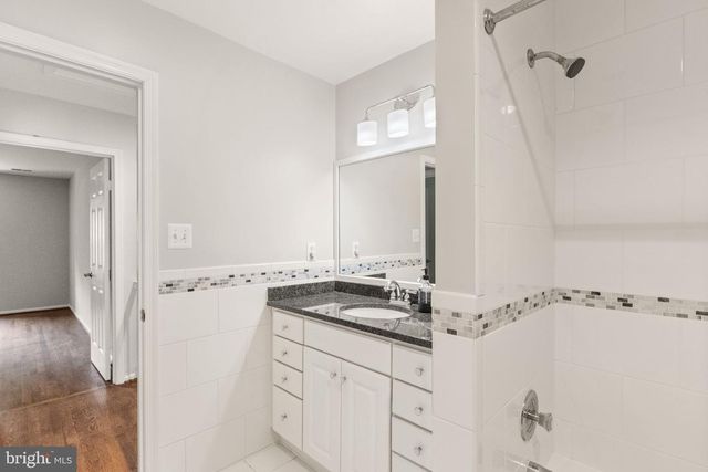 2037 DURAND DR, Reston, VA 20191