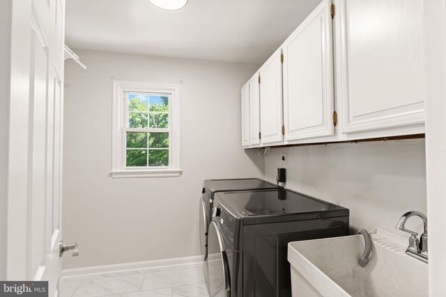 2037 DURAND DR, Reston, VA 20191