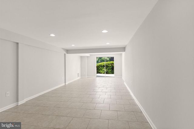 2037 DURAND DR, Reston, VA 20191