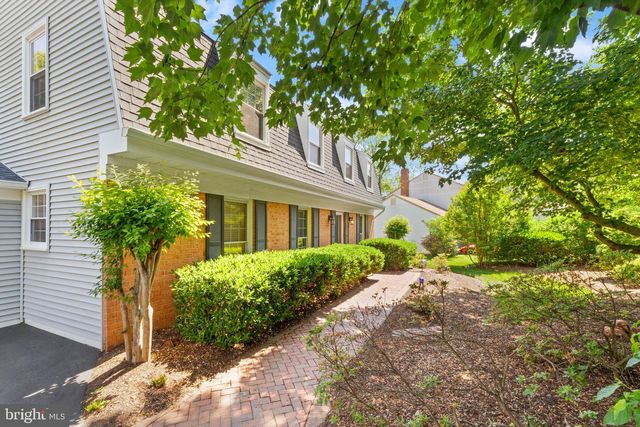 2037 DURAND DR, Reston, VA 20191