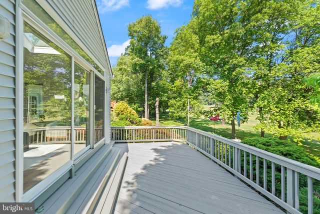 2037 DURAND DR, Reston, VA 20191