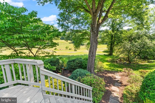 2037 DURAND DR, Reston, VA 20191