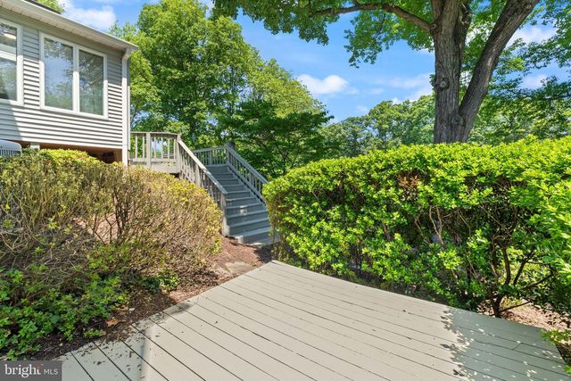 2037 DURAND DR, Reston, VA 20191