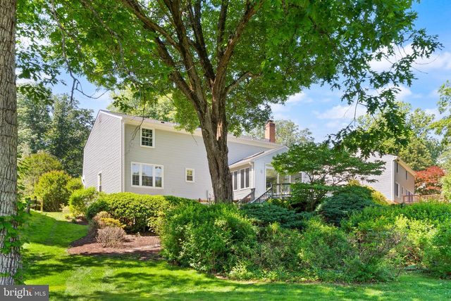 2037 DURAND DR, Reston, VA 20191