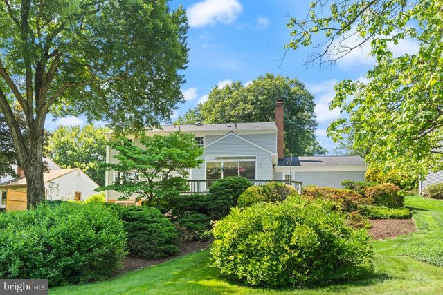 2037 DURAND DR, Reston, VA 20191