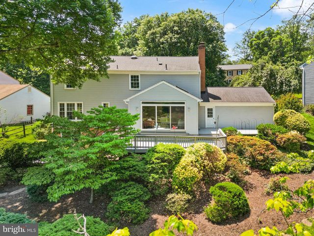 2037 DURAND DR, Reston, VA 20191
