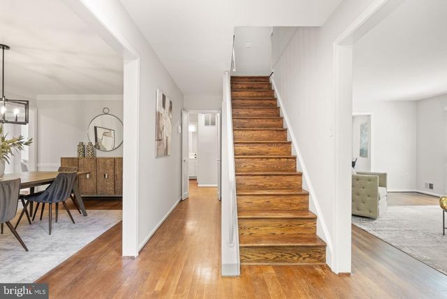 2037 DURAND DR, Reston, VA 20191