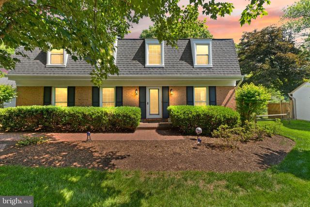 2037 DURAND DR, Reston, VA 20191