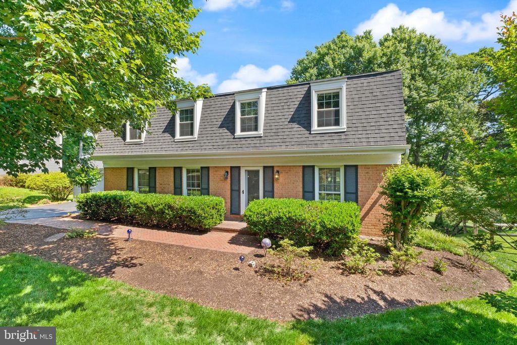 2037 DURAND DR, Reston, VA 20191