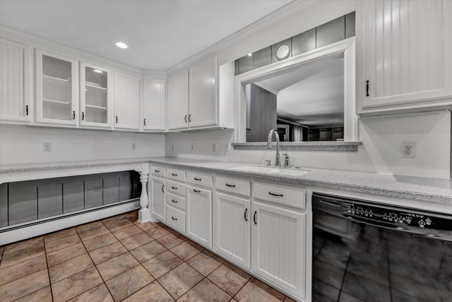 280 HILLCREST DR, Rocky Mount, VA 24151