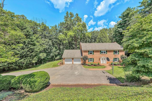 280 HILLCREST DR, Rocky Mount, VA 24151