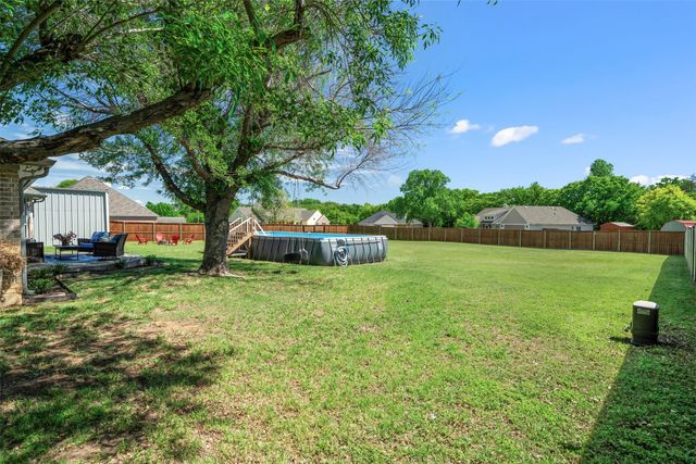 500 Green Meadow Drive, Boyd, TX 76023