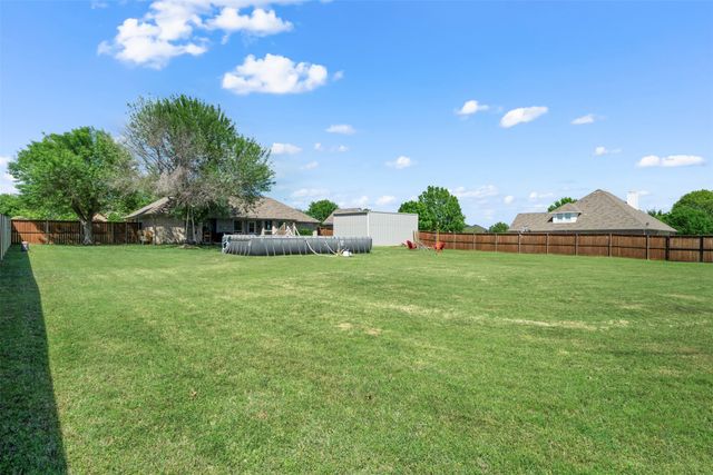 500 Green Meadow Drive, Boyd, TX 76023